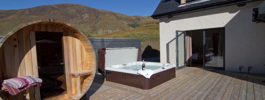 Innis-a-Chro Croft Luxury Cottage Hot tub and sauna